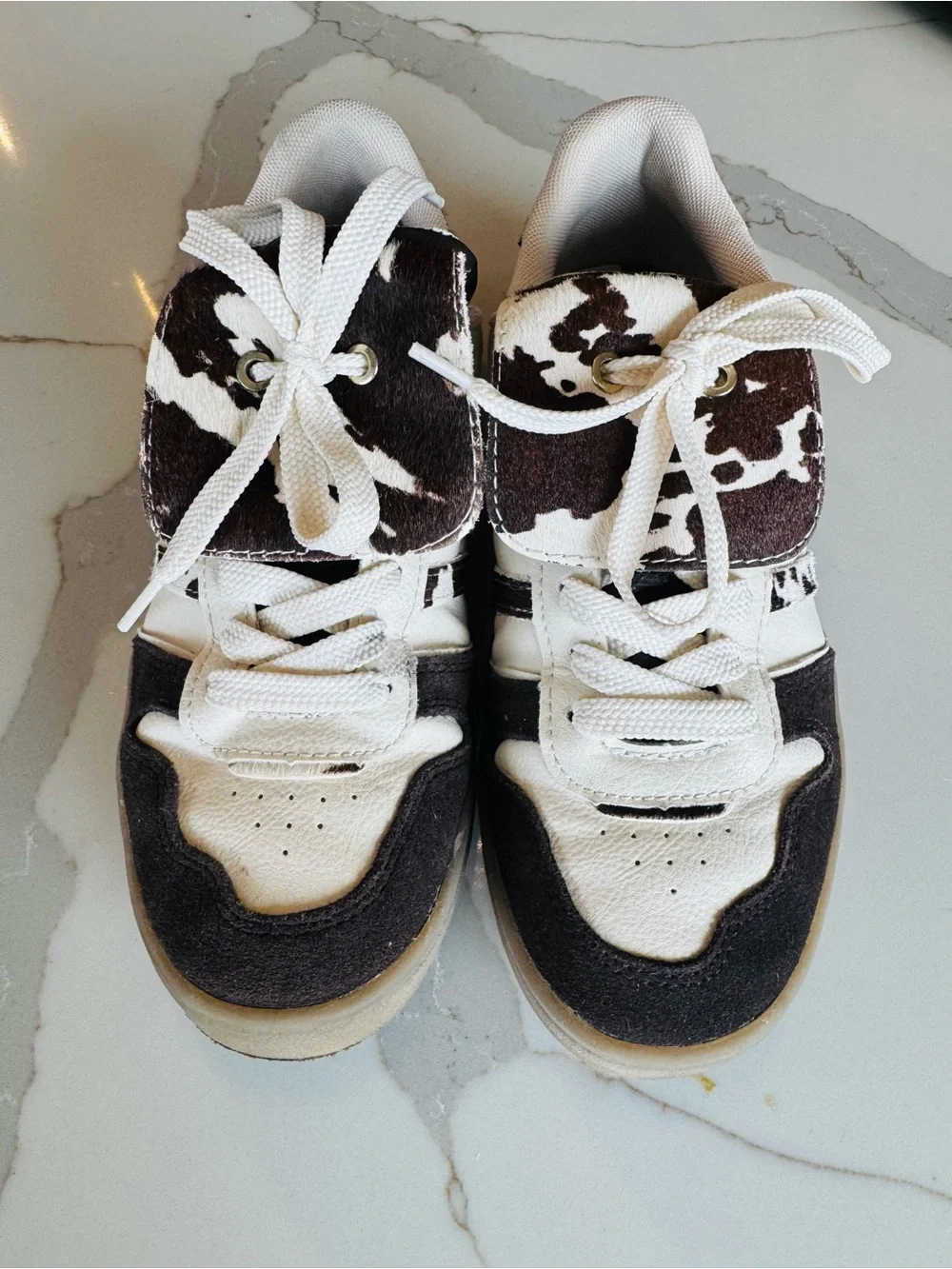 stradivarius White and Brown Cow Print Low-Top Sneakers